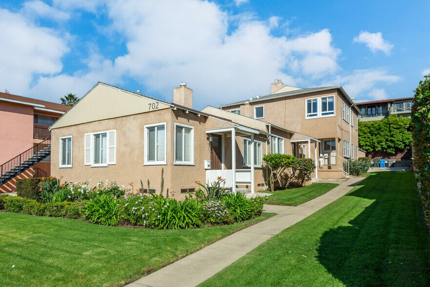 More Photos Of 702 S Pacific Coast Hwy, Redondo Beach Multifamily For Sale
