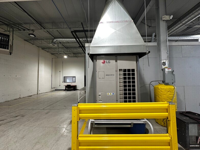 More Photos Of 3155 Bermuda St, Ferndale Manufacturing For Lease