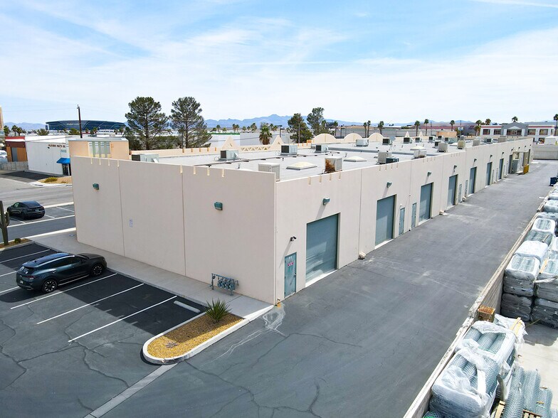 More Photos Of 5045 Rogers St, Las Vegas Showroom For Lease
