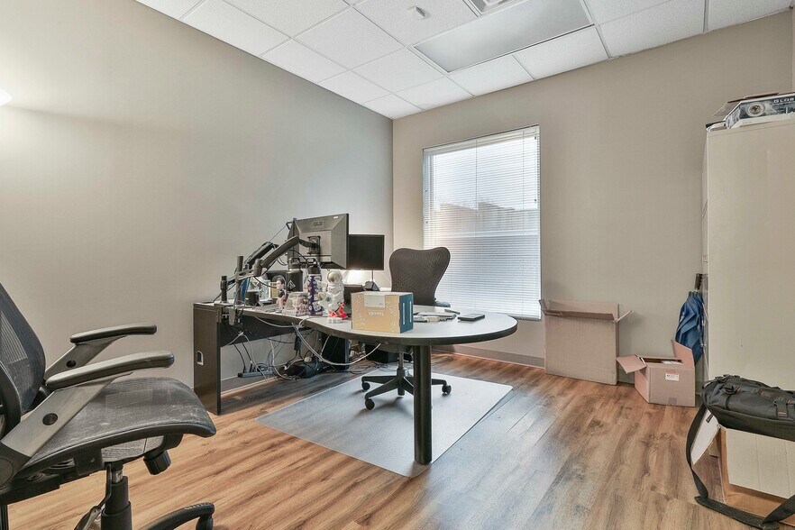 More Photos Of 1039 Sullivan Rd, Newnan Office For Lease
