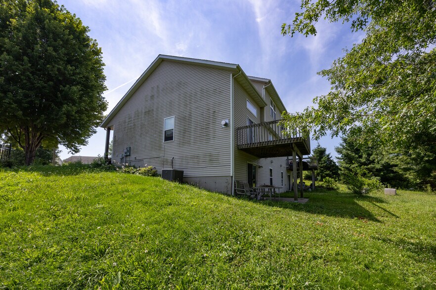 More Photos Of 2020 Stratford Ct, Coralville Multifamily For Sale
