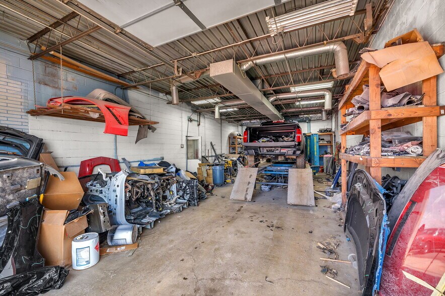 More Photos Of 29300 Goddard Rd, Romulus Manufacturing For Sale