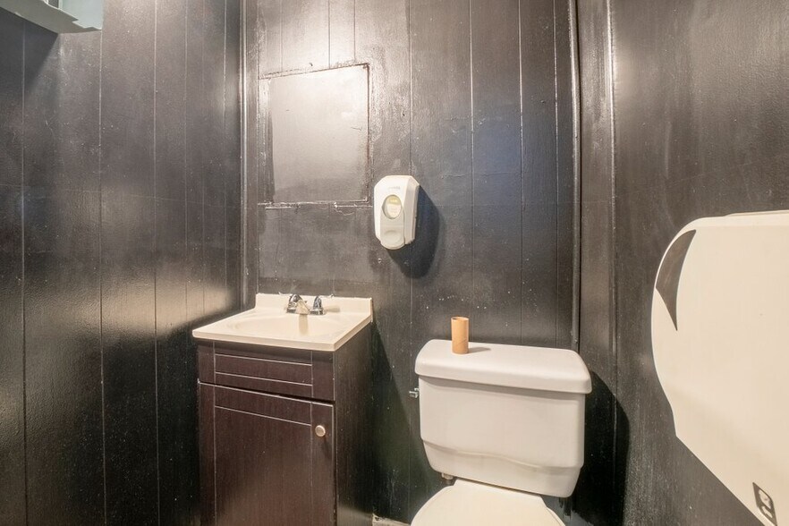 More Photos Of , Baltimore General Retail For Sale