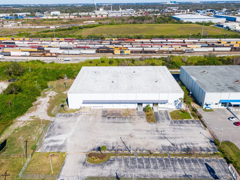 More Photos Of 6608 E Adamo Dr, Tampa Warehouse For Lease