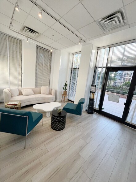 More Photos Of 325-333 N Des Plaines St, Chicago Apartments For Lease