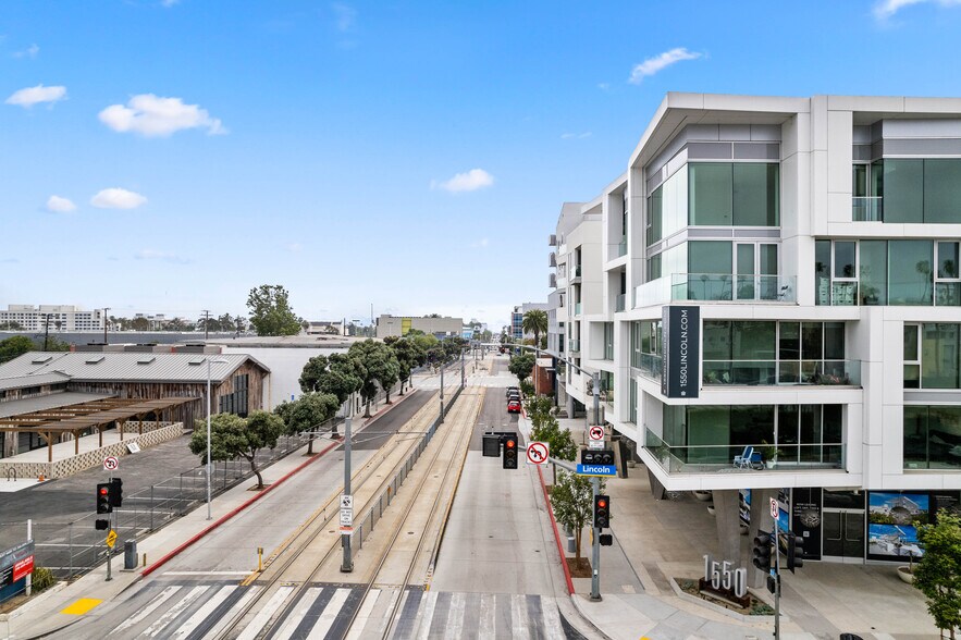 More Photos Of 1550 Lincoln Blvd, Santa Monica Apartments For Lease