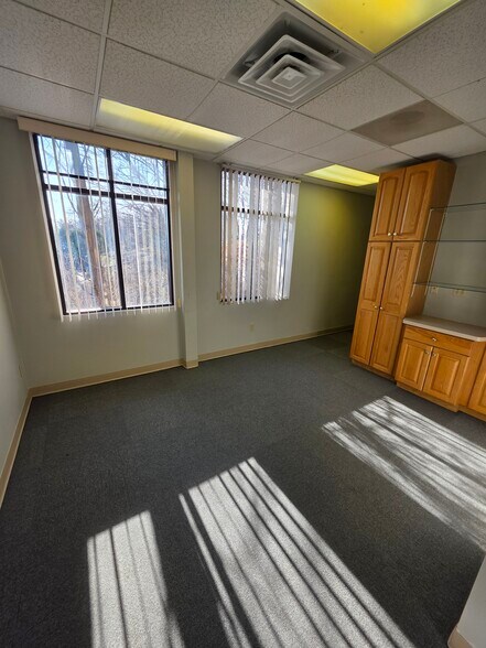 More Photos Of 21150 W Capitol Dr, Brookfield Loft Creative Space For Sale