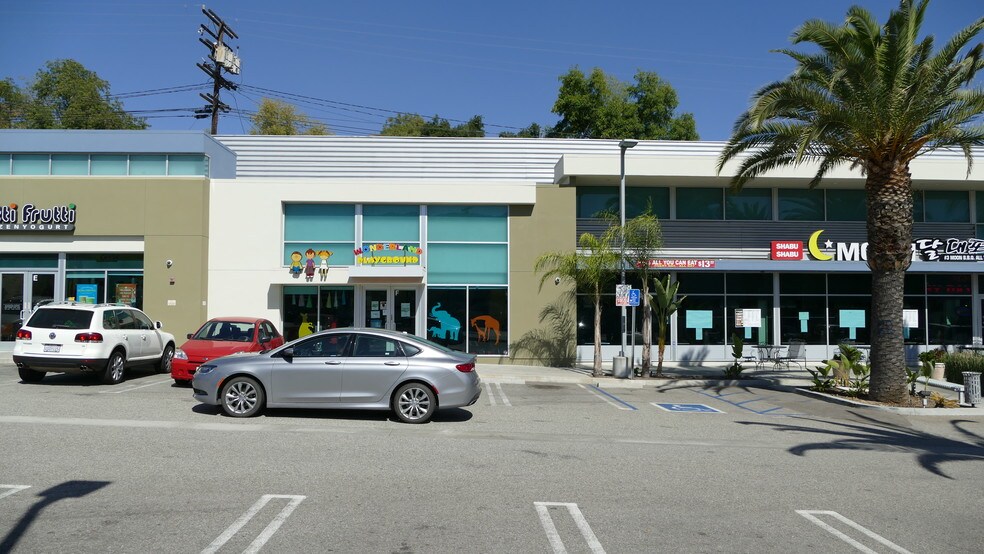 More Photos Of 3719-3731 Foothill Blvd, Glendale Restaurant For Lease