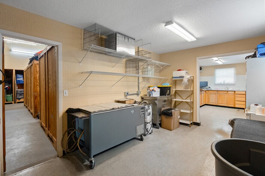 More Photos Of 15601 Old US Highway 441, Tavares Warehouse For Sale