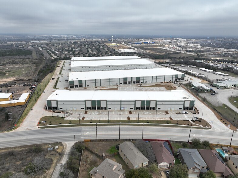 More Photos Of 13644 Toepperwein Rd, Live Oak Unknown For Lease