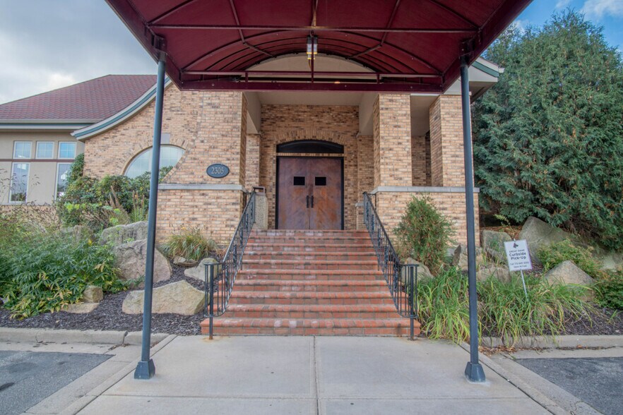 More Photos Of 2305 Sherman St, Wausau General Retail For Sale