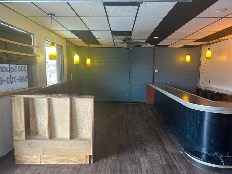 More Photos Of 1535-1537 Cass Lake Rd, Keego Harbor Freestanding For Lease