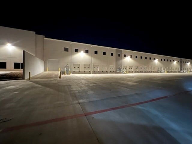 More Photos Of 7625 IH-10 E, San Antonio Distribution For Lease