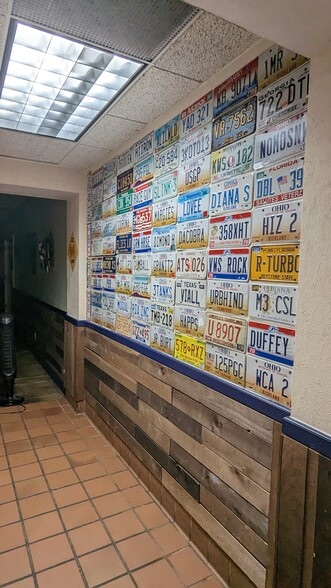 More Photos Of 192 E Main St, Lexington Restaurant For Sale