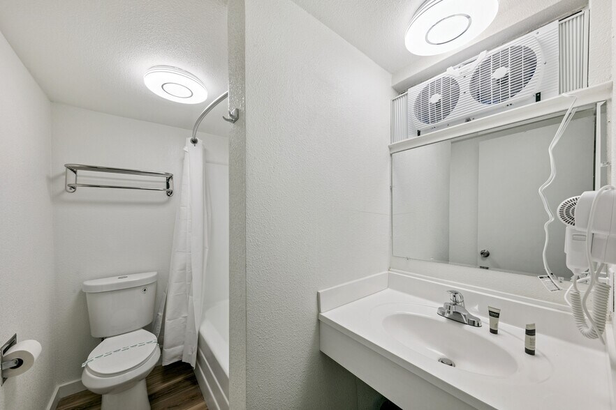 More Photos Of 4130 Manzanita Ave, South Lake Tahoe Hotel For Sale