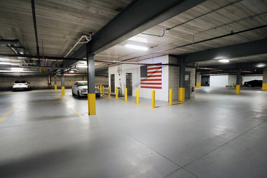 More Photos Of 150 Harvester Dr, Burr Ridge Office For Lease
