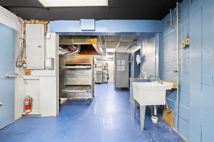 More Photos Of 51 N Liberty St, Alexandria Restaurant For Sale