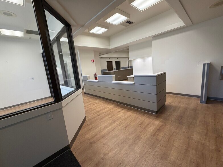 More Photos Of 97 San Marin Dr, Novato Medical For Lease