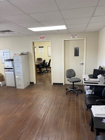 More Photos Of 2200 5th St, Wichita Falls Warehouse For Lease