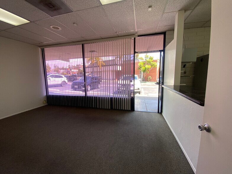 More Photos Of 6602-6628 Mission Gorge Rd, San Diego Unknown For Lease