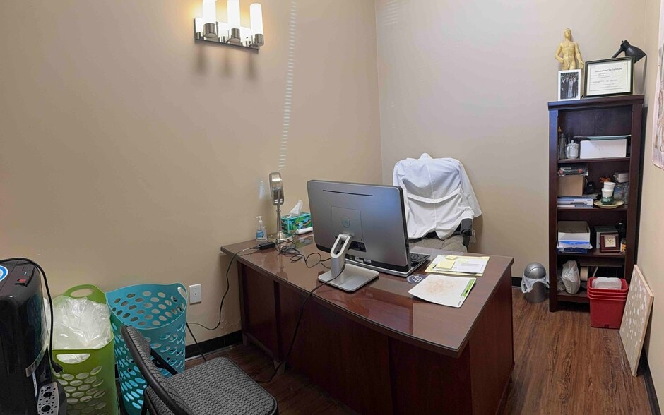 More Photos Of 5150 Buford Hwy NE, Doraville Storefront For Sale