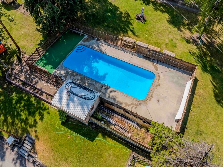 More Photos Of 10 McCammon Rd, Tonasket Hotel For Sale