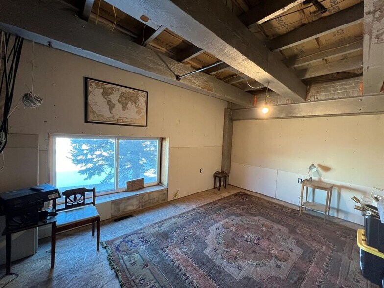 More Photos Of 700 Keogh Ct, Great Falls Light Distribution For Lease