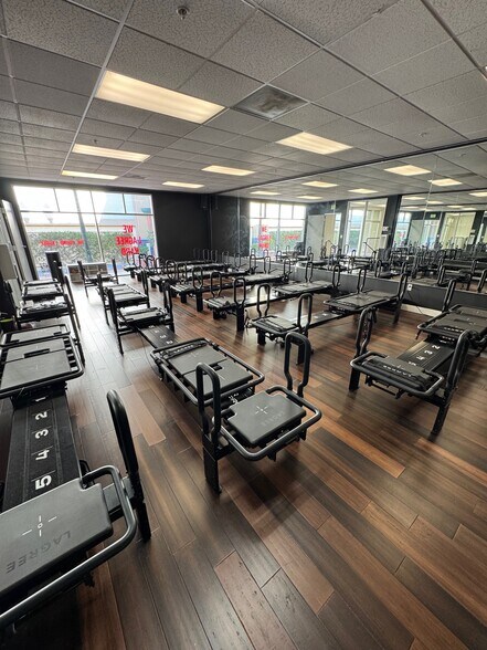 More Photos Of 250 Main St, San Mateo General Retail For Lease