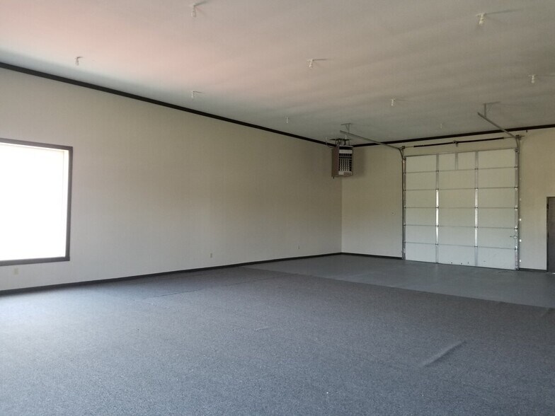 More Photos Of 2750 Bay Rd, Saginaw General Retail For Lease