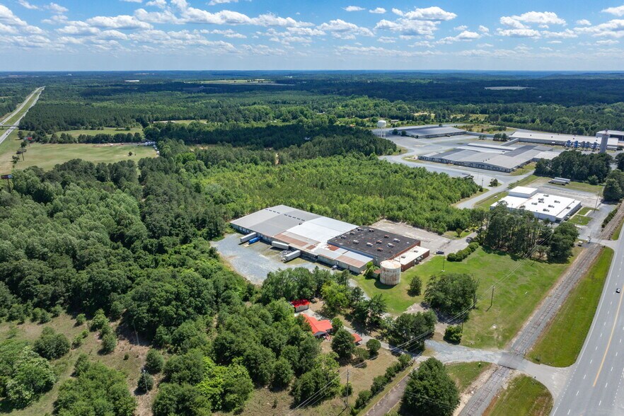 More Photos Of 520 E Main St, Candor Warehouse For Lease