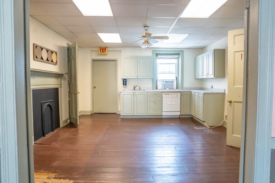 More Photos Of 61 Broad St, Charleston Office Residential For Sale