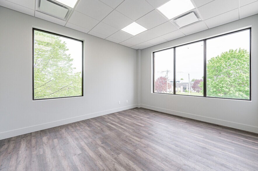 More Photos Of 155 Frobisher Dr, Waterloo Office For Lease