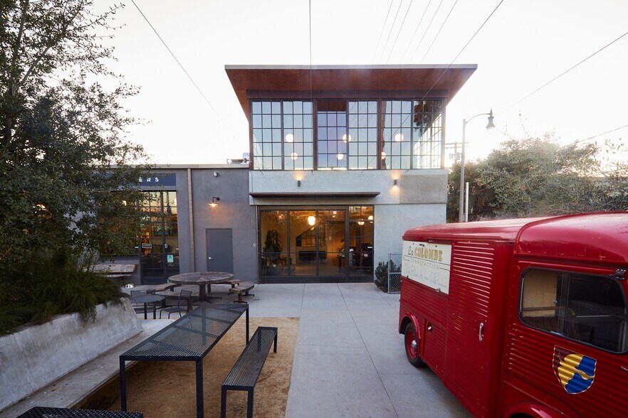 More Photos Of 2820 Newell St, Los Angeles Office For Sale