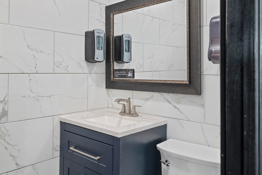 More Photos Of 4697 4697 St, Manchester Center Restaurant For Sale