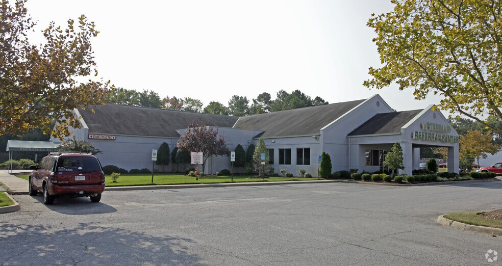 More Photos Of 1124 Lynnhaven Pky, Virginia Beach General Retail For Sale