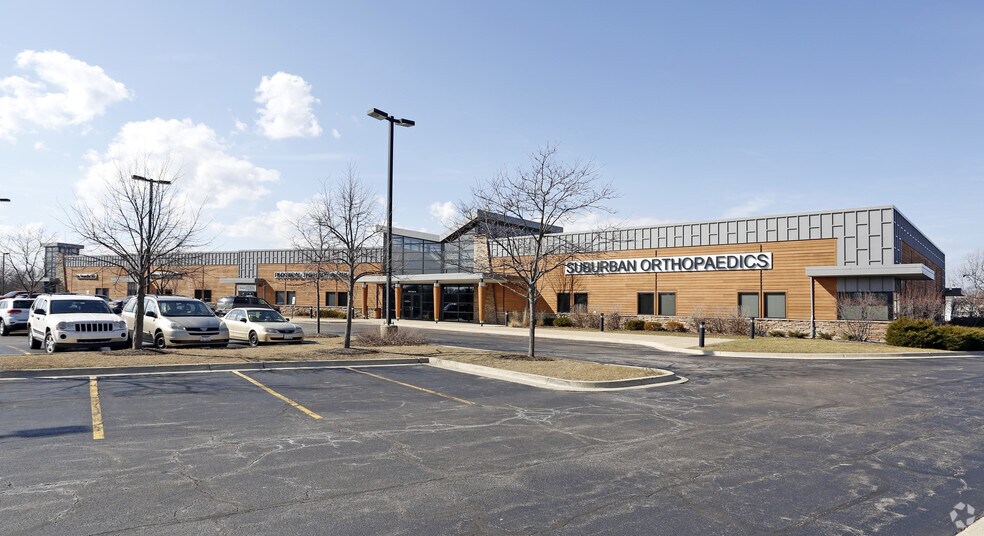 More Photos Of 1110-1124 Schick Rd, Bartlett Medical For Lease