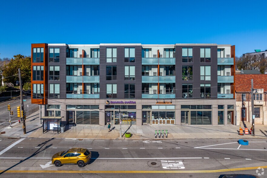More Photos Of 2310 N Oakland Ave, Milwaukee Apartments For Lease