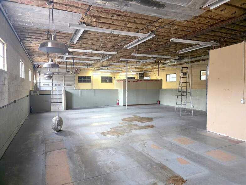 More Photos Of 2030 N Clay St, Denver Flex For Sale