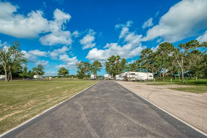 More Photos Of 16181 Lindstrom Rd, Crosby Trailer Camper Park For Sale