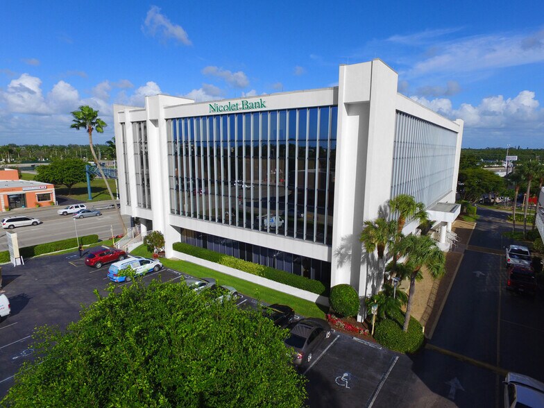 More Photos Of 1100 5th Ave S, Naples Office For Lease