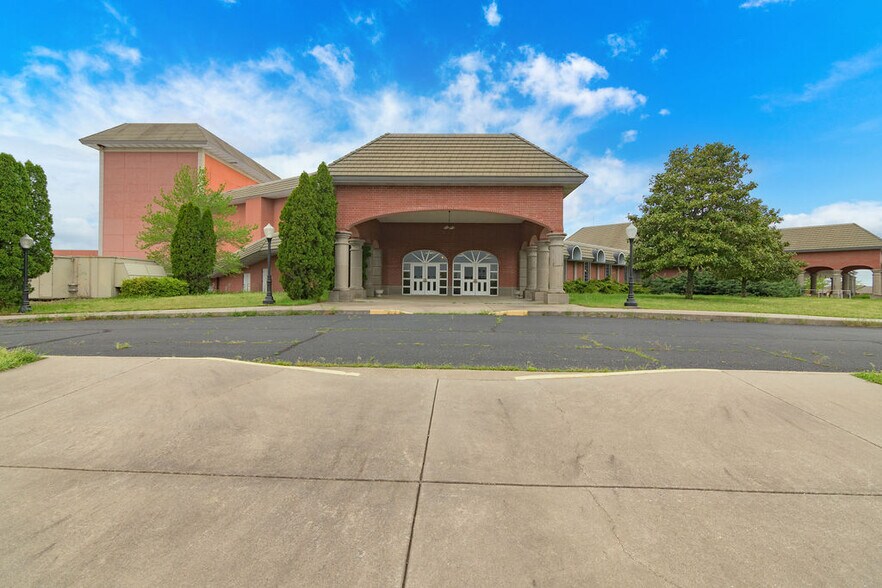 More Photos Of 2527 State Highway 248, Branson Lodge Meeting Hall For Sale