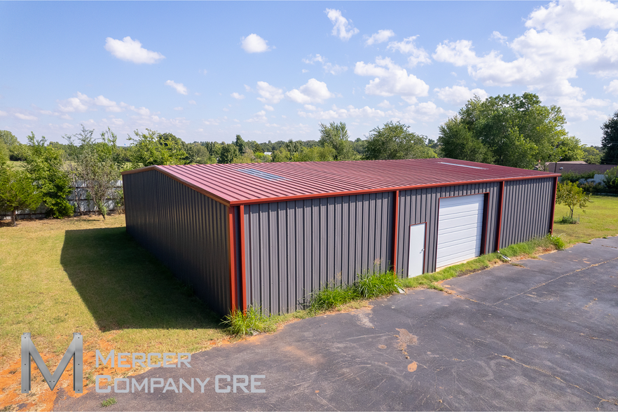 Primary Photo Of 3637 E Waterloo Rd, Edmond Industrial For Lease