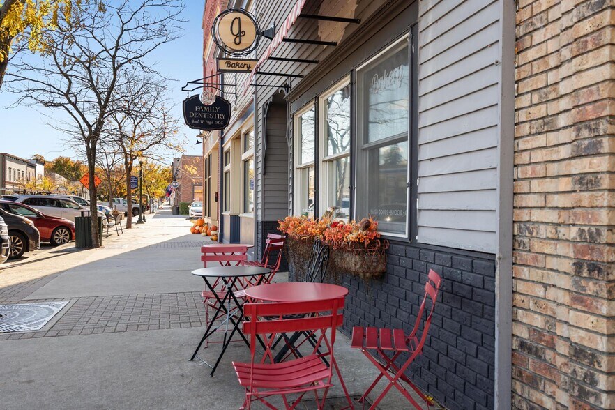 More Photos Of 110 S Lake St, Boyne City Restaurant For Sale