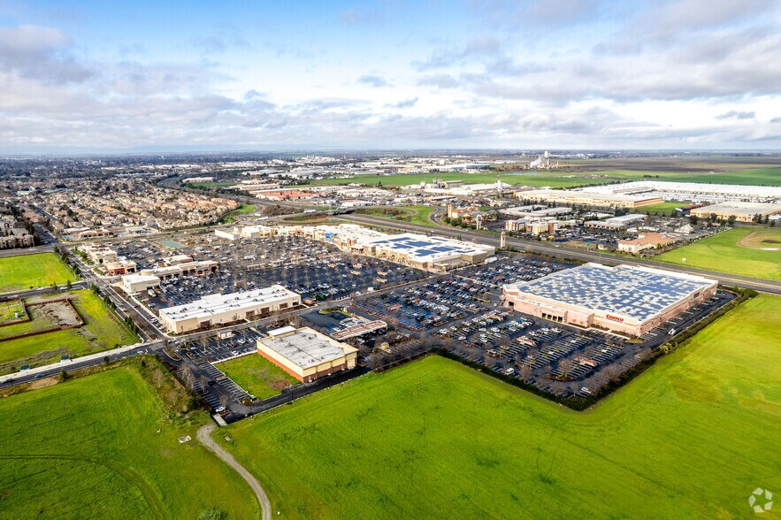 More Photos Of 2185 Bronze Star Dr, Woodland Unknown For Lease