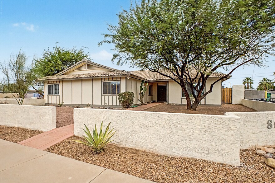 More Photos Of 8038 E Almeria Rd, Scottsdale Office For Sale