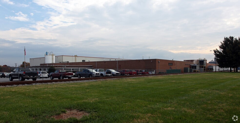 More Photos Of 125 Lulu Ln, Statesville Manufacturing For Lease