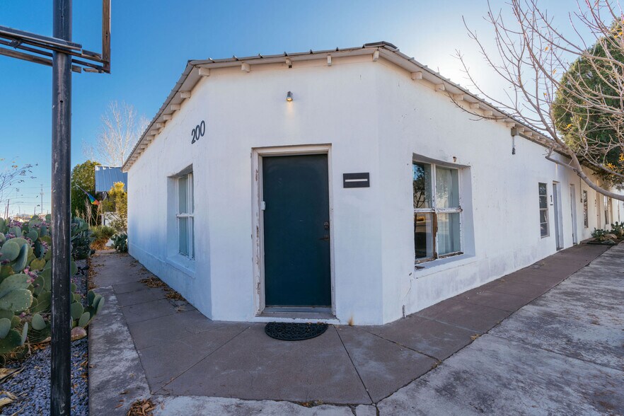 More Photos Of 200 E San Antonio St, Marfa Storefront Retail Residential For Sale