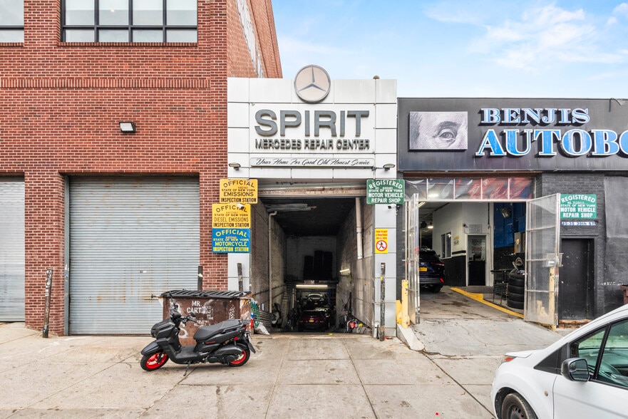 Primary Photo Of 45-35 39th St, Long Island City Warehouse For Lease