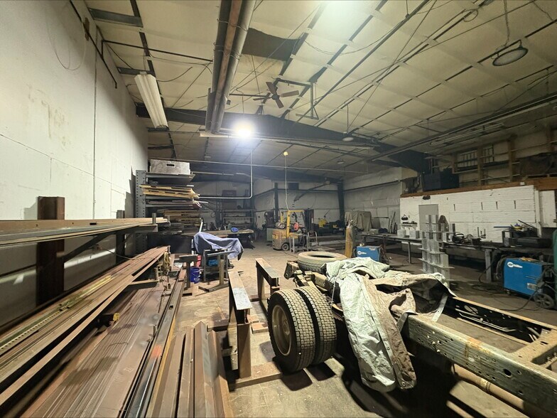 More Photos Of 37A Old Albany Post Rd, Ossining Warehouse For Sale