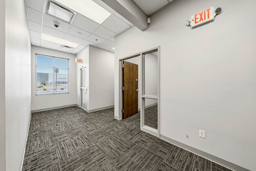 More Photos Of 4689 Industry Dr, Medford Distribution For Lease